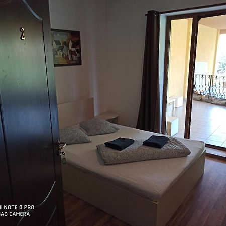 Quik Hotel Braşov Buitenkant foto