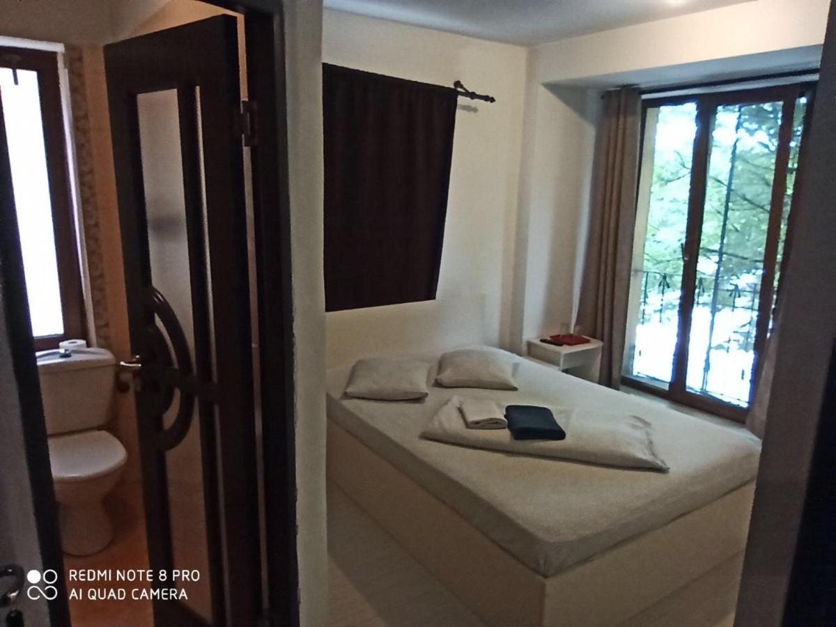 Quik Hotel Braşov Buitenkant foto