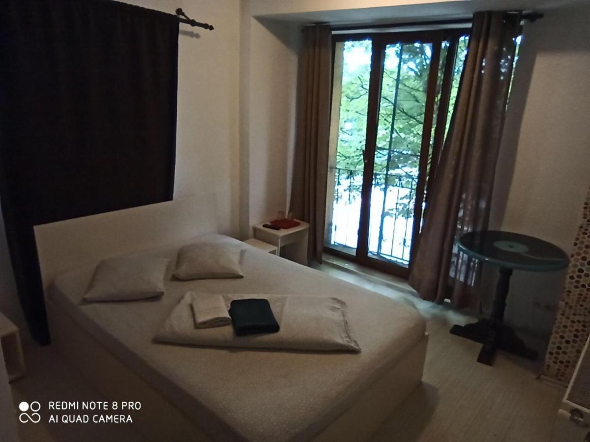 Quik Hotel Braşov Buitenkant foto