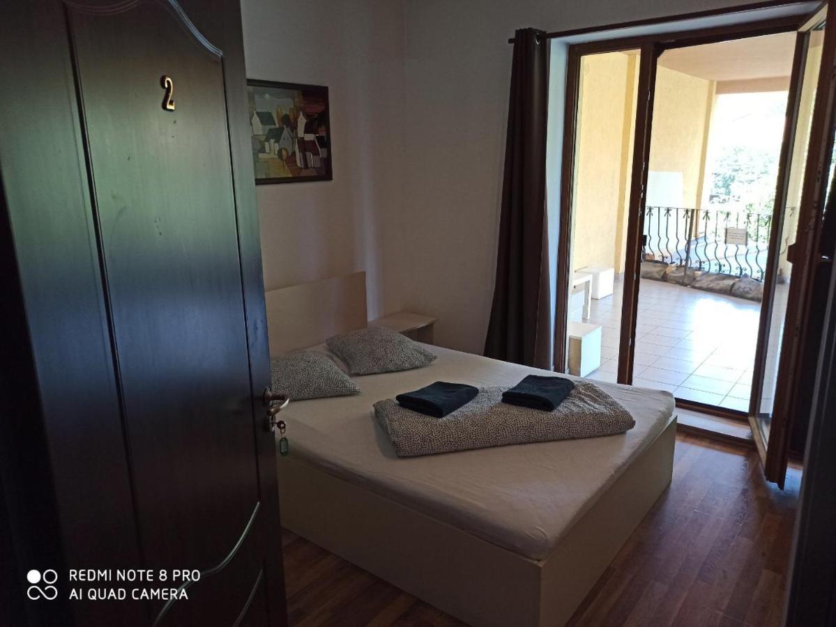 Quik Hotel Braşov Buitenkant foto