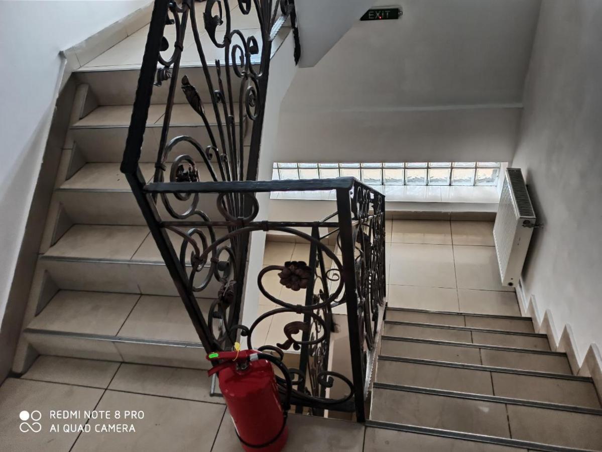 Quik Hotel Braşov Buitenkant foto