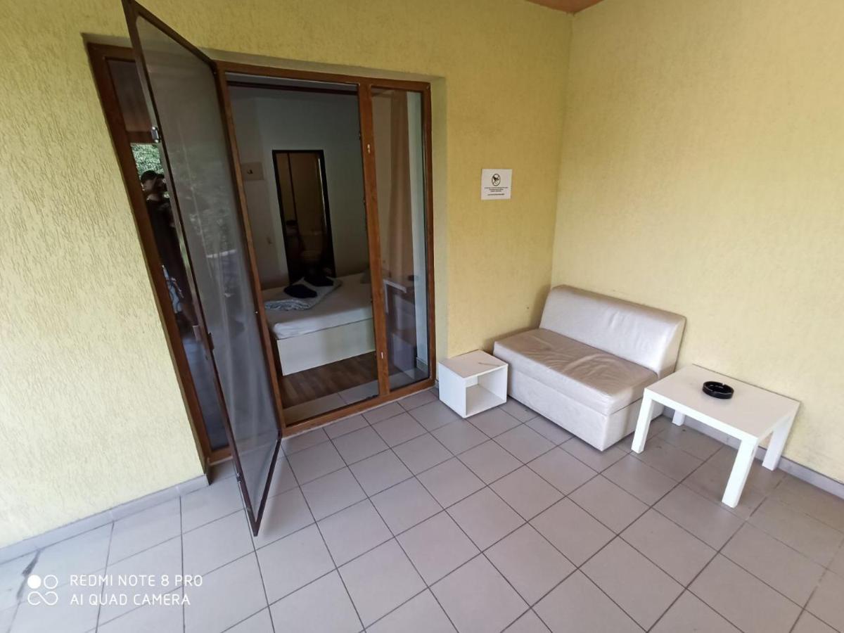 Quik Hotel Braşov Buitenkant foto